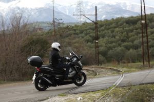 honda-forza-350-la-prova-su-strada-la-giusta-via-di-mezzo
