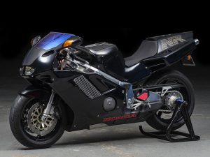 honda-nr-750-nera-e-cattivissima-lesemplare-e-in-vendita