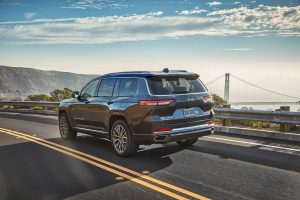 nuova-jeep-grand-cherokee-l-2021-maxi-suv-per-gli-usa-anticipa-quello-europeo