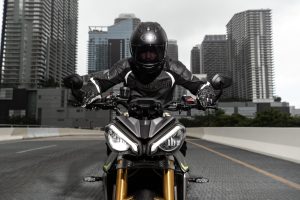 nuova-triumph-speed-triple-1200-rs-foto-e-dati-ufficiali