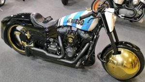 yo-soy-el-diego-la-special-di-maradona-su-base-harley-davidson-fat-bob