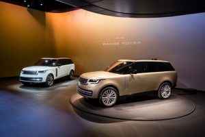 nuova-range-rover-2022-raddoppia-librido-plug-in-e-annuncia-lelettrica