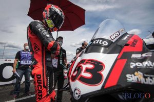 sbk-luca-bernardi-firma-con-barni-racing-fino-al-2023