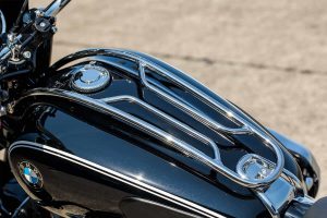 wunderlich-ecco-il-tank-rack-e-il-cupolino-cruise-per-la-bmw-r-18
