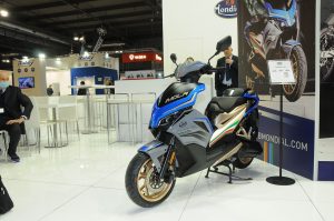 eicma-2021-mondial-con-la-nuova-piega-e-lo-scooter-imola