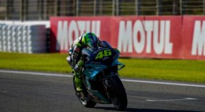motogp-valencia-2021-vince-bagnaia-il-podio-e-tutto-ducati-rossi-chiude-la-carriera-fra-i-primi-dieci