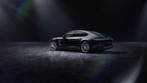 nuova-porsche-panamera-platinum-edition-il-lusso-per-i-tedeschi