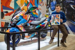 suzuki-consegnato-a-eicma-il-burgman-400-personalizzato-dai-van-orton