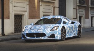 maserati-mc20-cabrio-nettuno-a-cielo-aperto-nel-2022