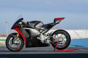 nuova-ducati-elettrica-debutta-in-pista-la-motoe