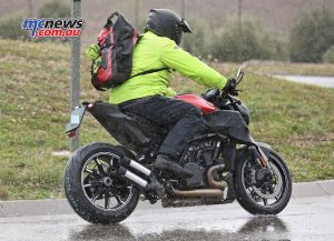 husqvarna-vitpilen-1301-ecco-le-foto-spia-dellhypernaked