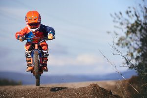 ktm-12edrive-e-16edrive-my-2022-le-nuove-balance-bike-per-i-piloti-del-futuro