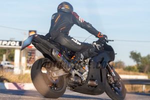 ktm-al-lavoro-sulla-rc-990-ecco-le-prime-foto-spia