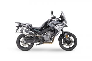 cfmoto-800mt-arriva-in-italia-in-due-versioni-ecco-i-prezzi