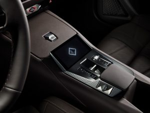 ds-smart-touch-per-una-guida-senza-distrazioni