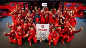 motogp-ducati-svela-il-team-lenovo-2022