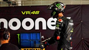 motogp-valentino-rossi-conquista-pesaro-presentazione-vr46-anticipata