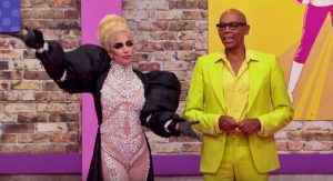 la-drag-race-su-terra-battuta-il-video-virale