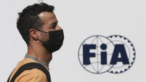 mclaren-ricciardo-positivo-al-covid-19-primo-gp-a-rischio