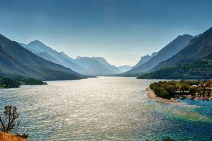 tour-in-moto-delle-montagne-rocciose-canadesi