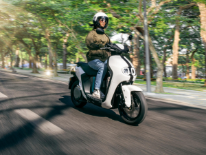 yamaha-neos-le-foto-del-primo-scooter-elettrico