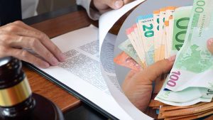 attenzione-a-questa-regola-se-te-ne-scordi-arrivi-a-pagare-22-000-euro-di-multa