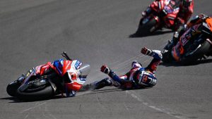 motogp-la-caduta-del-pilota-ducati-tutto-storto-mi-fa-incazzare