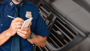pazzesco-anche-per-colpa-del-tempo-puoi-essere-multato-non-farlo-mai-alla-guida