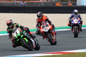 sbk-assen-2022-jonathan-rea-vince-anche-la-superpole-race-sono-100-vittorie-con-kawasaki
