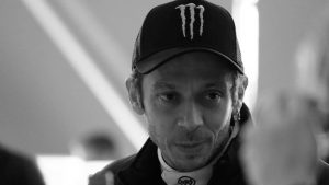 valentino-rossi-super-esordio-a-imola-chiacchierata-con-lewis-hamilton