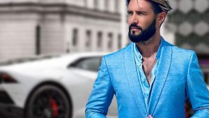 il-cachet-di-alex-belli-e-da-urlo-ecco-che-regalino-si-e-fatto-e-bianca-e-ha-un-botto-di-cavalli