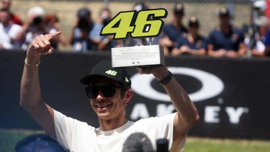 valentino-rossi-unaltra-giornata-storica-anche-il-46-si-ritira