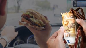 codice-della-strada-e-consentito-mangiare-in-auto-o-si-rischia-una-bella-sanzione