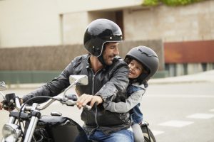 come-portare-i-bambini-in-moto