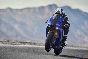 yamaha-r1-entro-fine-anno-la-nuova-generazione-e-se-fosse-solo-pista