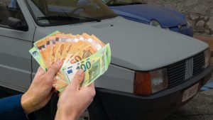 auto-vecchie-se-fai-questa-modifica-alla-tua-auto-ti-arriva-un-rimborso-di-3500-e-sbrigati