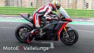 ducati-motoe-v21l-la-prima-moto-completamente-elettrica-eroga-150cv-il-design-e-stupendo