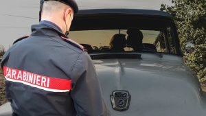 intimita-in-auto-occhio-alla-legge-se-ti-beccano-finisci-male-fino-a-4-anni-di-galera