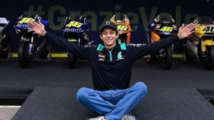 valentino-rossi-dani-pedrosa-e-miguel-oliveira-il-fascino-delle-ruote-doppie