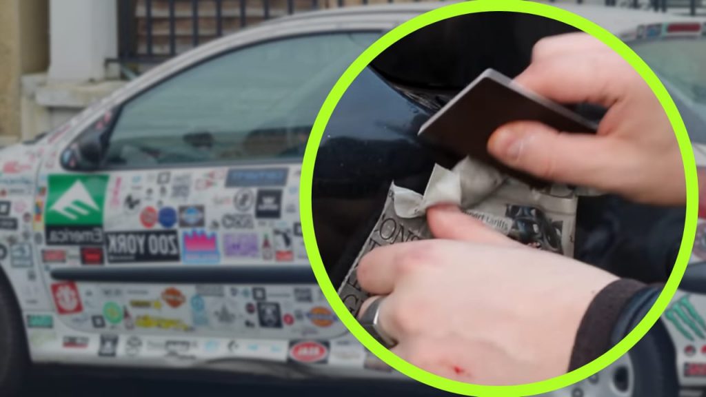 adesivi-auto-con-il-trucchetto-della-carta-di-giornale-risolvi-in-pochi-secondi-che-aspetti