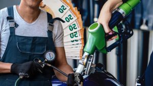benzina-self-service-il-trucchetto-del-benzinaio-per-spillarti-tutti-i-soldi-stai-attento