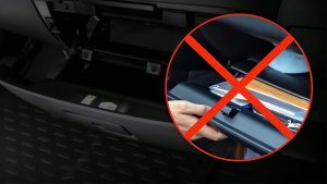 cassetto-passeggero-non-metteteci-i-documenti-la-sua-vera-funzione-e-unaltra-incredibile