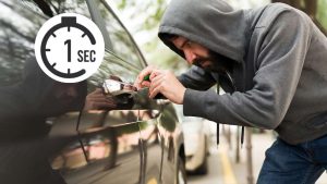 furti-auto-la-tecnica-della-portiera-ti-levano-tutto-senza-che-te-ne-accorgi