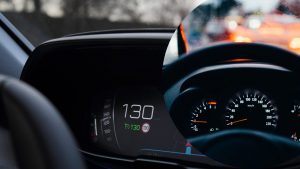 limitatore-di-velocita-ti-inchioda-sulla-strada-senza-che-te-ne-accorgi-da-dietro-ti-prendono-in-pieno