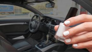 smalto-per-unghie-ecco-perche-dovresti-averne-sempre-uno-in-macchina-ti-cambia-la-vita