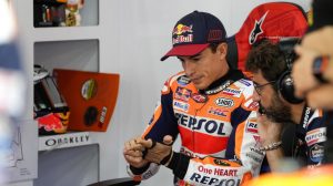 motogp-marc-marquez-si-bacchetta-o-cambio-strategia-o-mi-battono