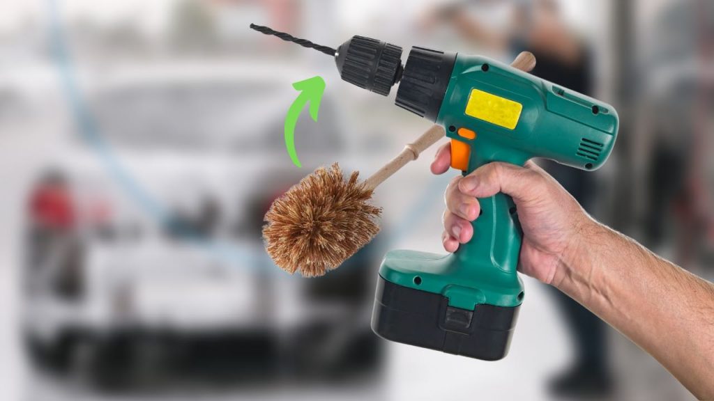 pulizia-interni-auto-la-soluzione-non-e-laspiratore-ma-questo-aggeggio-fai-da-te-e-geniale