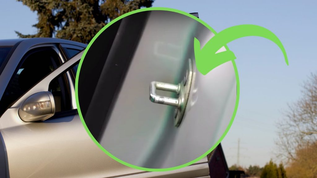 sportello-auto-questo-gancio-ha-una-funzione-segreta-lo-utilizzerai-ogni-giorno
