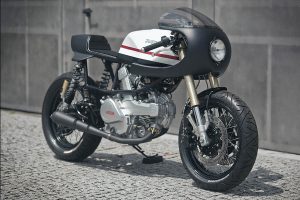 cagiva-alazzurra-the-pantah-350-capelos-garage
