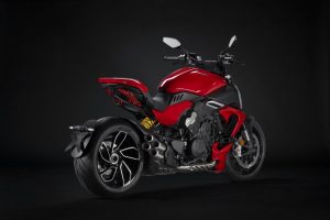ducati-diavel-v4-2023-caratteristiche-e-prezzo